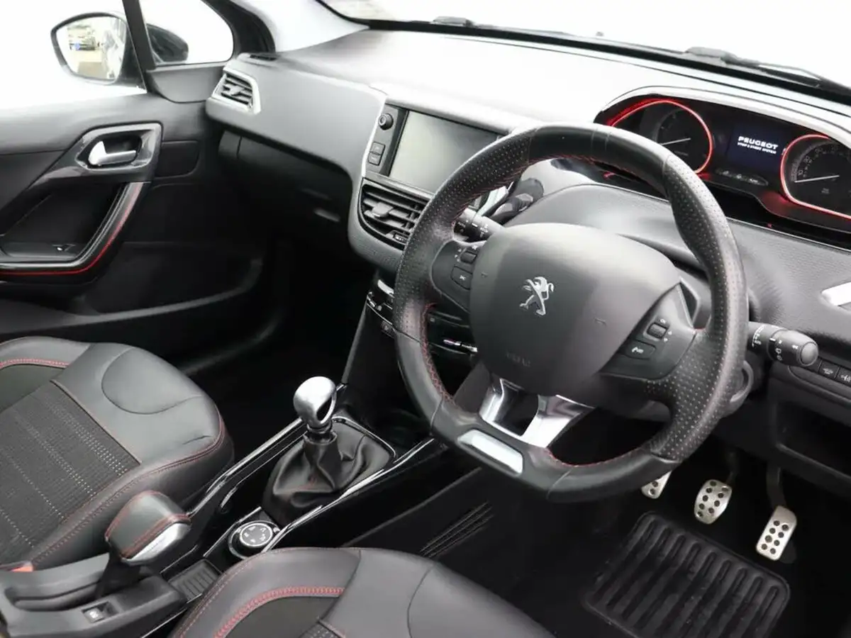 2018-peugeot-2008-suv-16bluehdi-gt-line-120bhp-ss-big-16