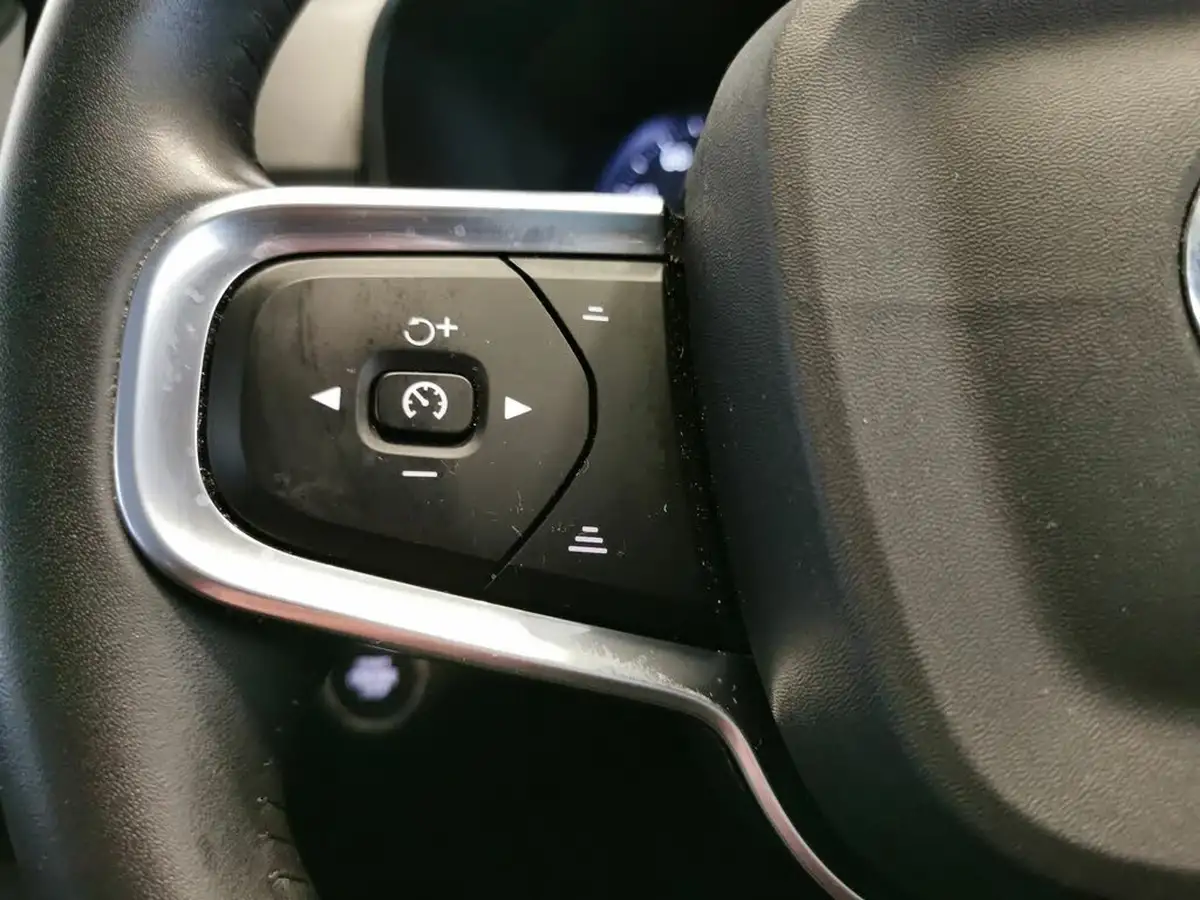 2021-volvo-xc40-15-t5-inscription-262bhp-big-26