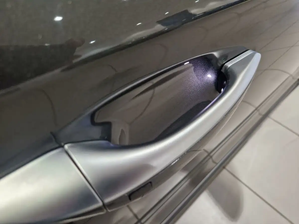 2022-hyundai-ioniq-e-premium-electric-big-32