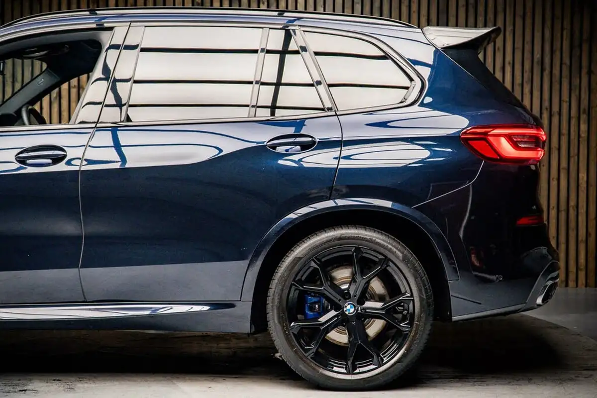 2019-bmw-x5-big-17