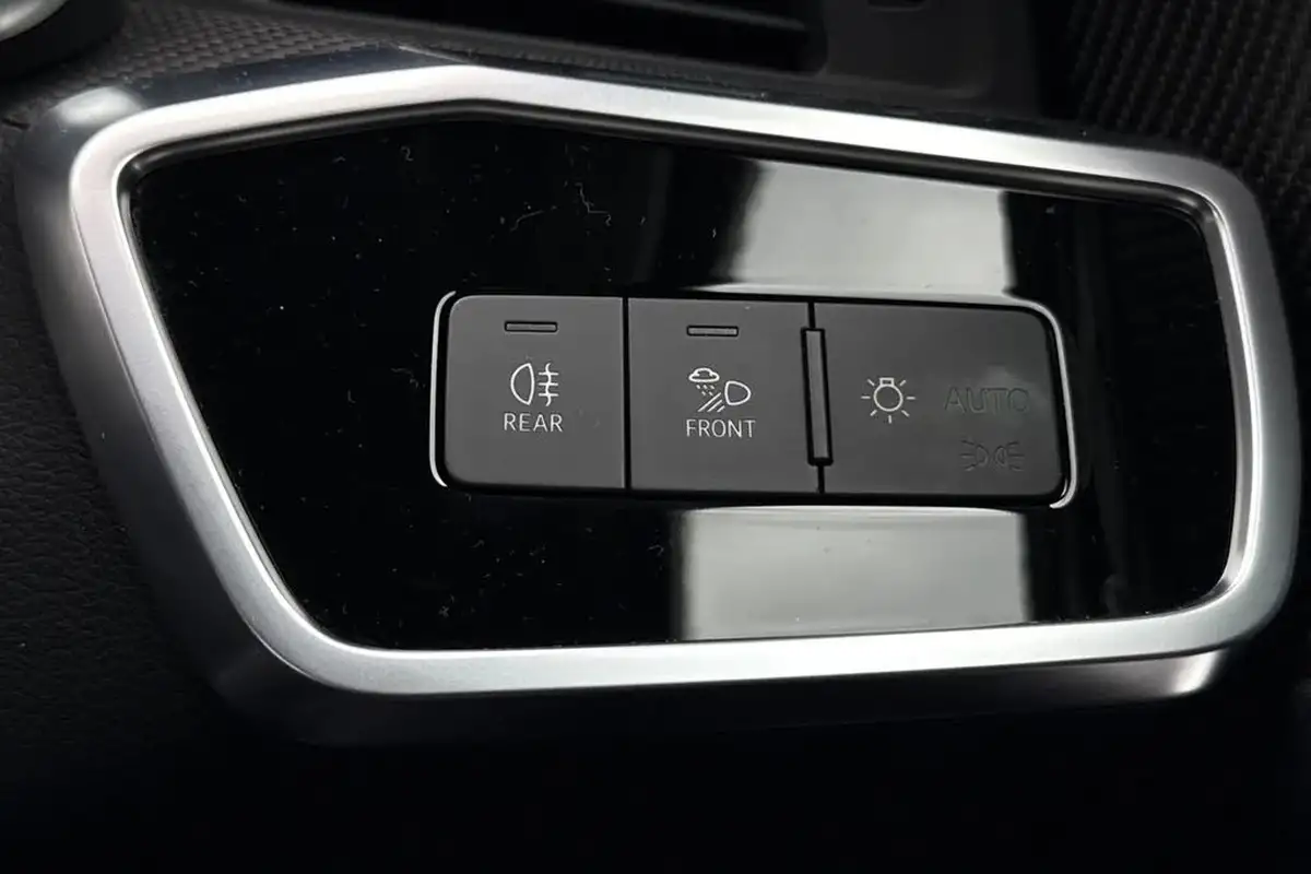 2021-audi-a6-avant-30-50-tdi-black-edition-big-38