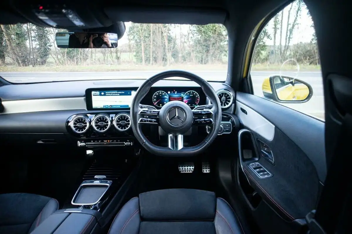 2023-mercedes-benz-a-class-13-a200-amg-line-executive-hatchback-5d-big-5