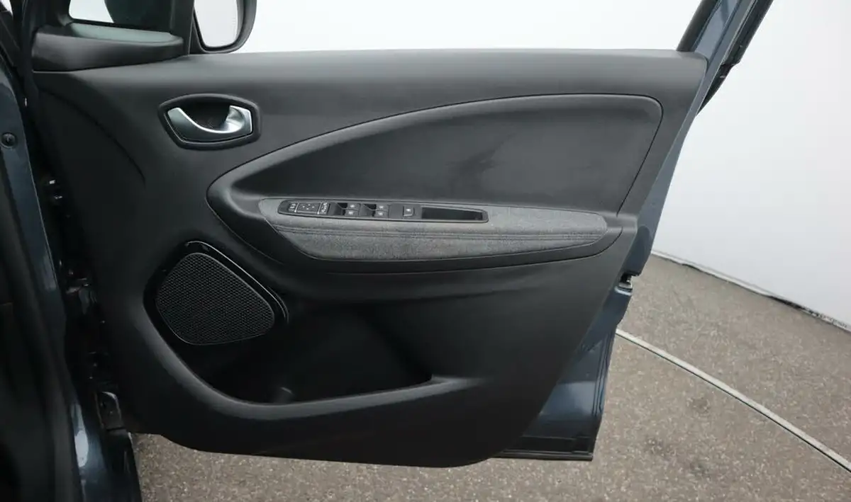 2021-renault-zoe-e-gt-line-big-15