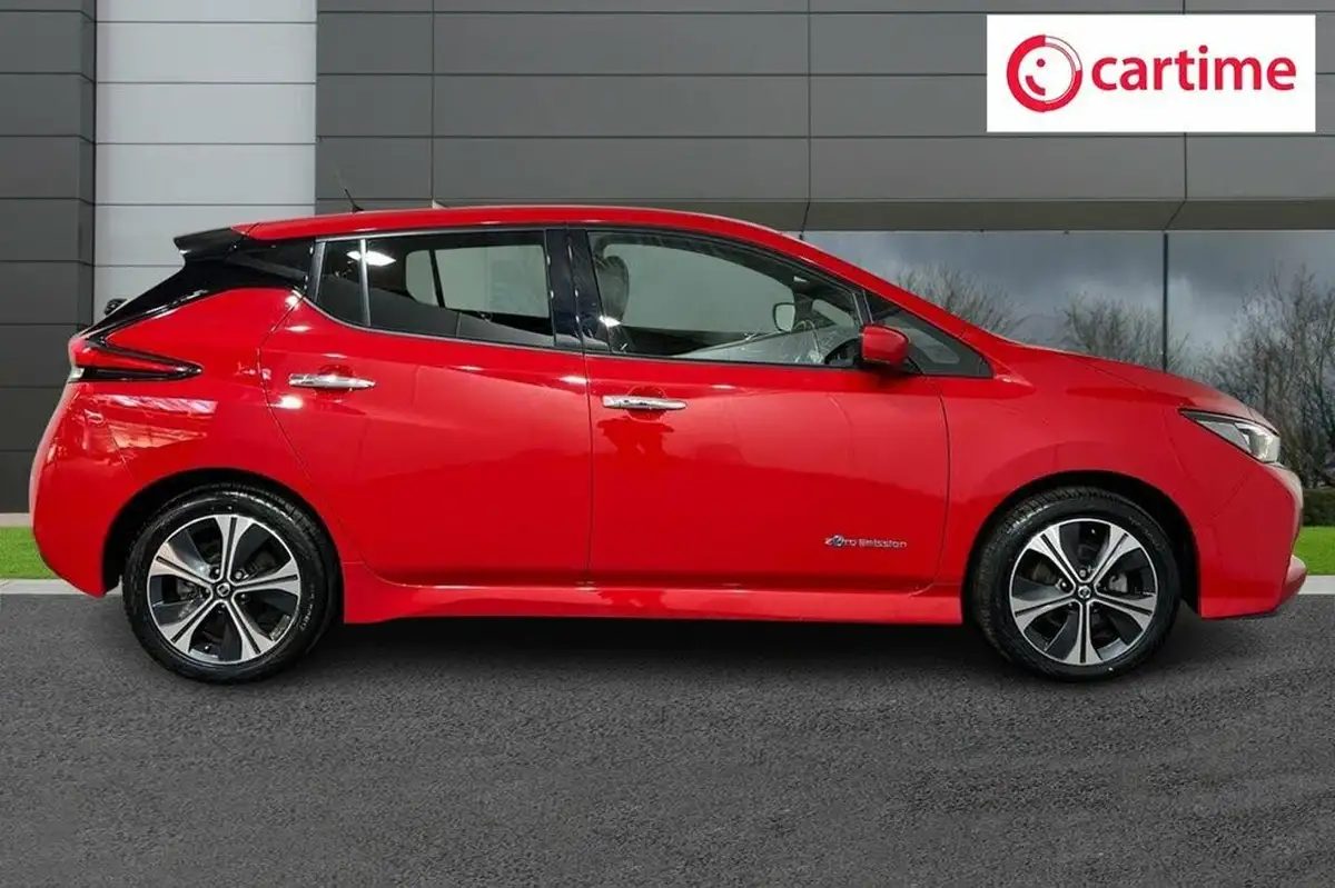2019-nissan-leaf-e-e-tekna-big-1