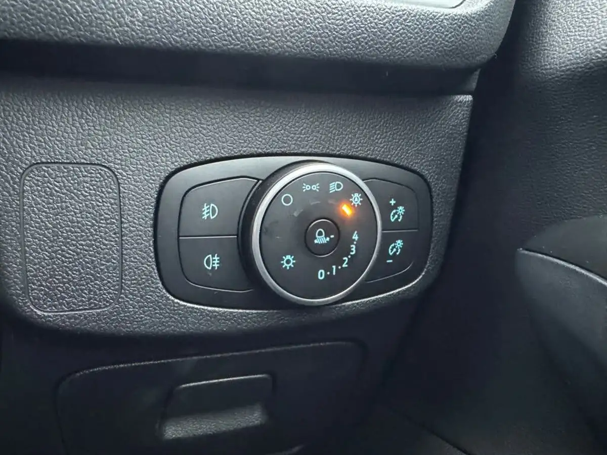 2019-ford-focus-10t-st-line-x-ss-hatchback-big-28