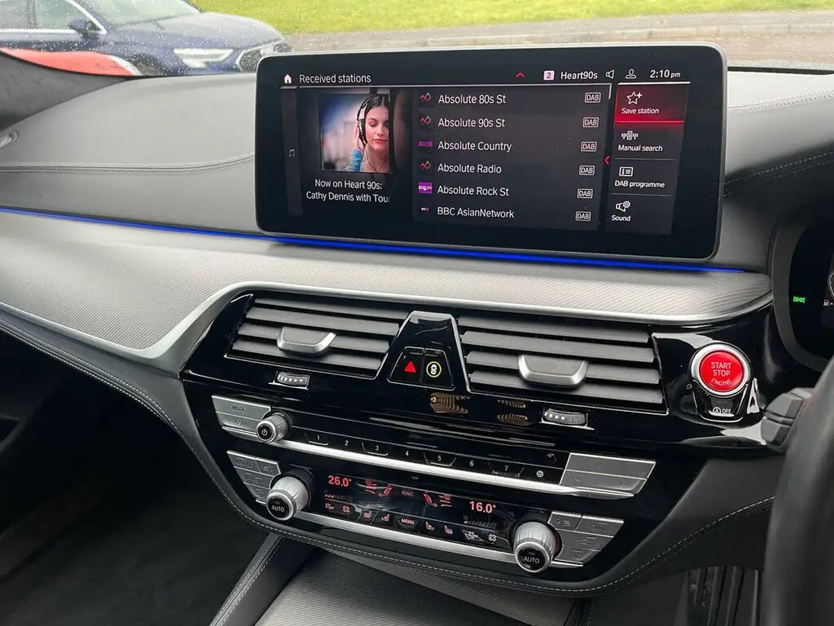 2021-bmw-5-series-44-m5-competition-big-49
