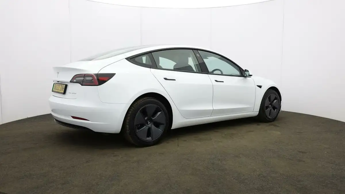 2022-tesla-model-3-e-long-range-big-6