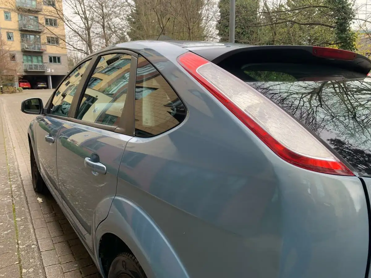 2009-ford-focus-16-style-hatchback-5d-big-31