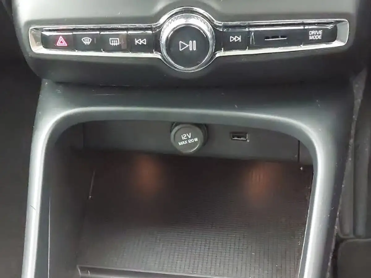 2020-volvo-xc40-20-b4-inscription-pro-big-14