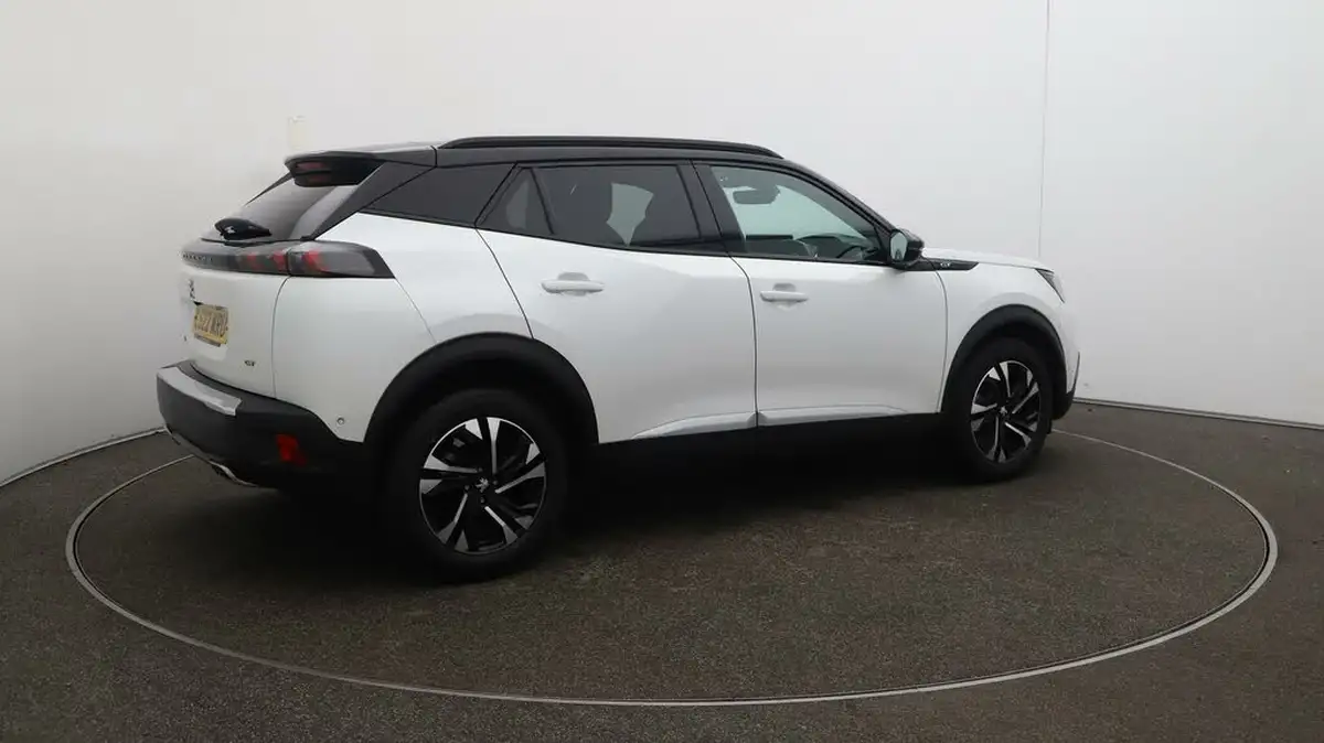 2022-peugeot-2008-suv-12-puretech-gt-big-46