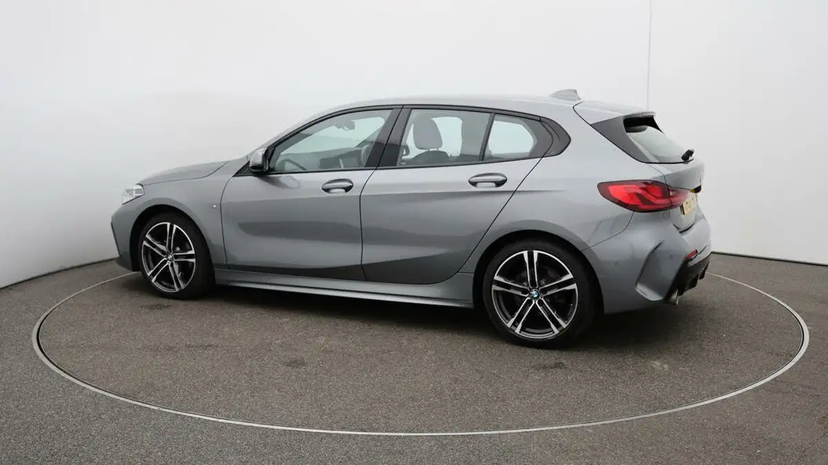 2022-bmw-1-series-15-118i-m-sport-lcp-dct-big-39