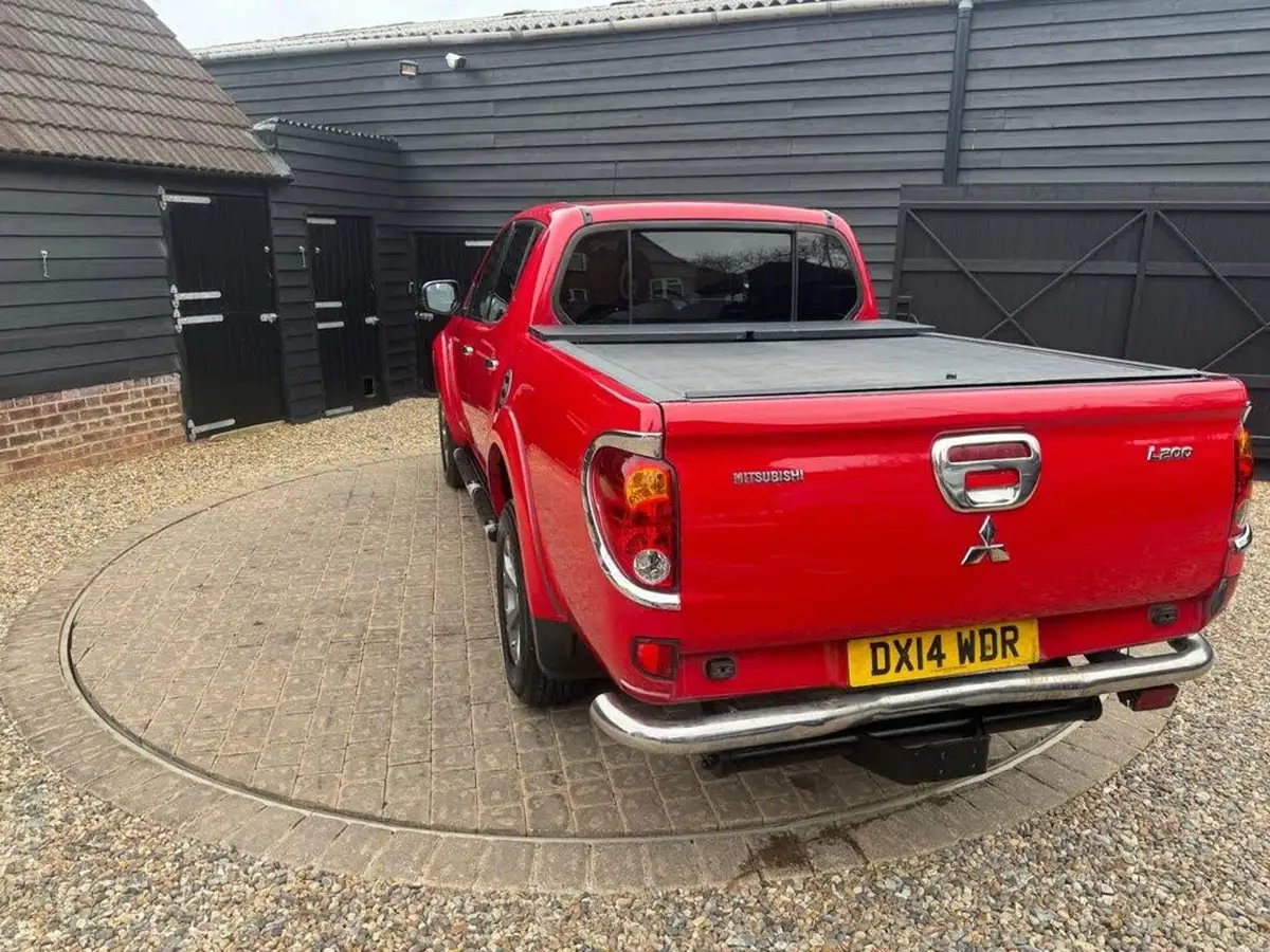 2014-mitsubishi-l200-25td-barbarian-auto-big-27