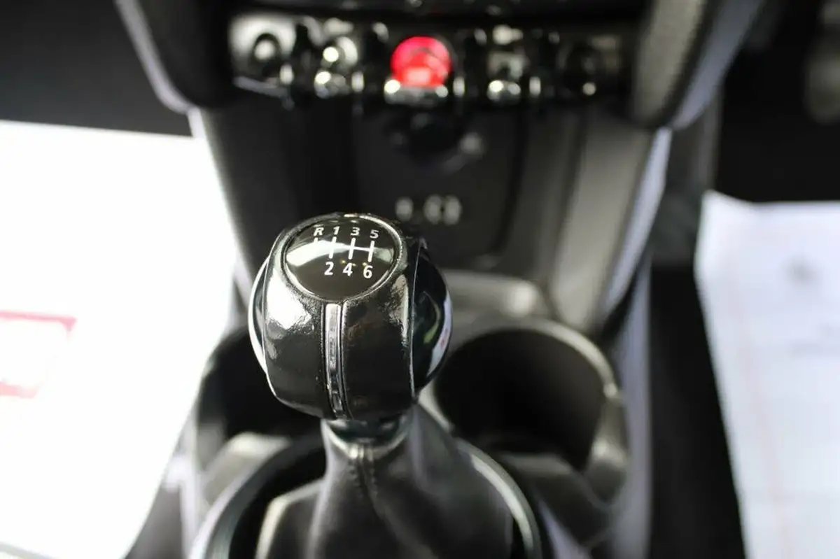 2016-mini-cooper-15-cooper-ss-hatchback-3d-big-30