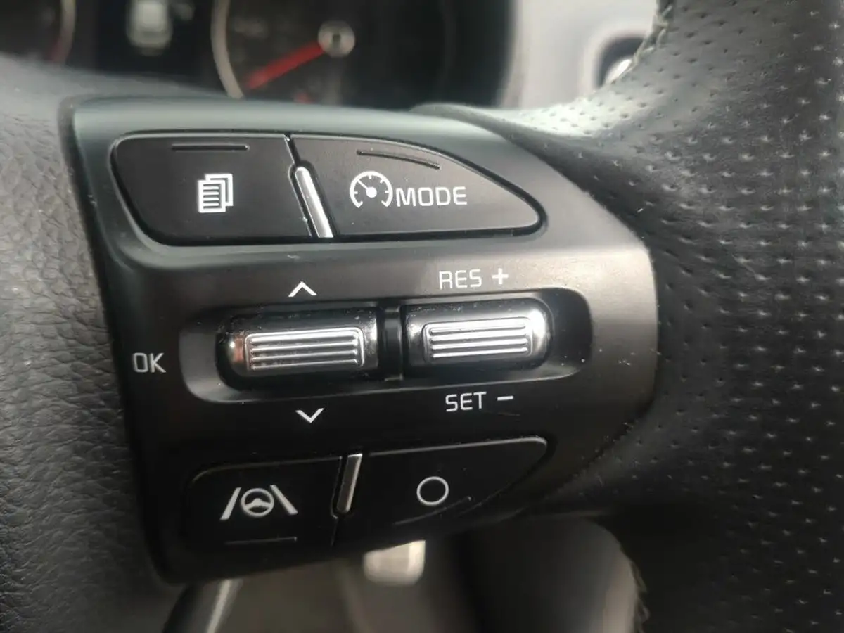 2022-kia-stonic-10-t-gdi-gt-line-s-big-12