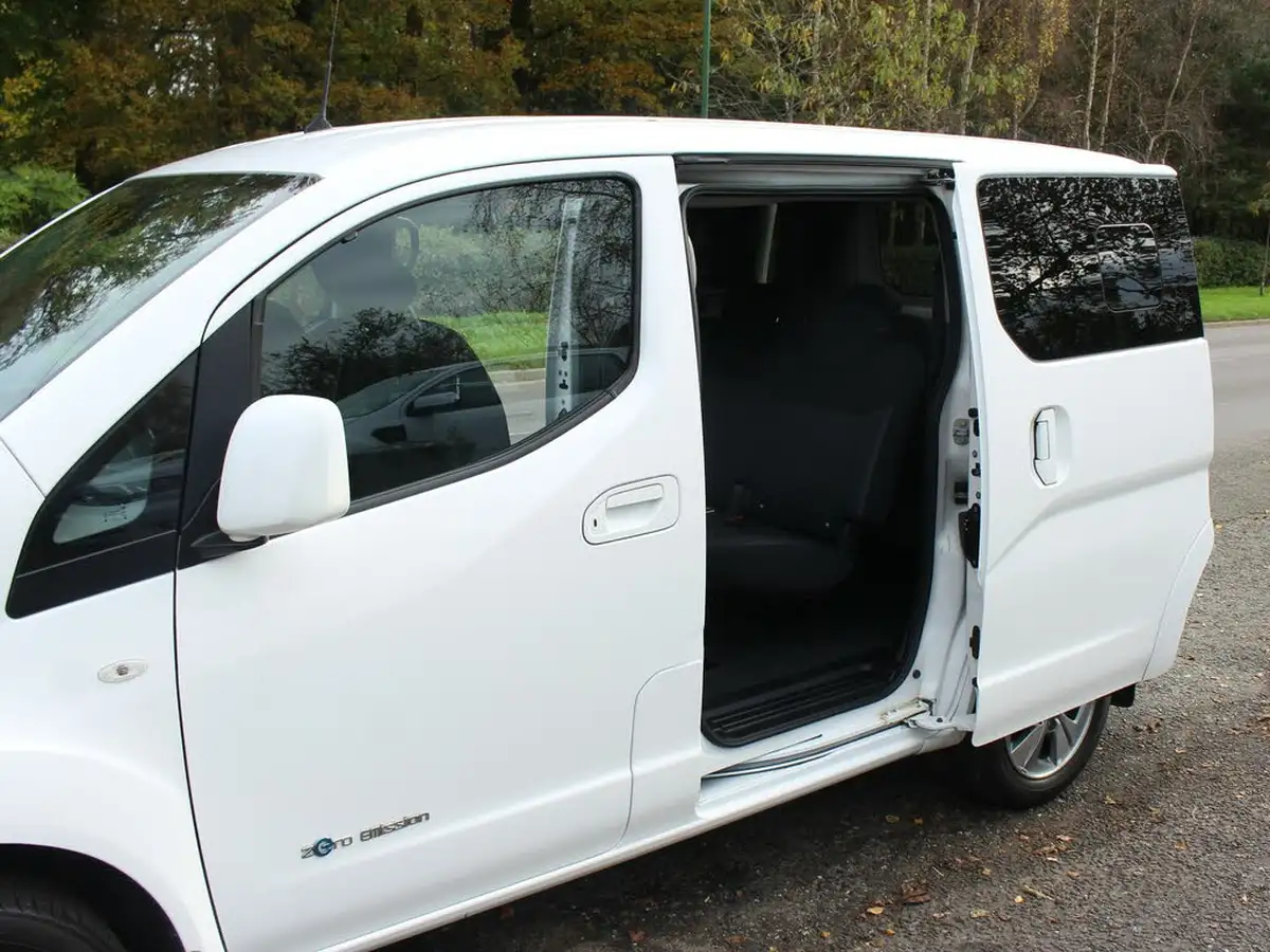 2020-nissan-env200-e-evalia-5-big-9