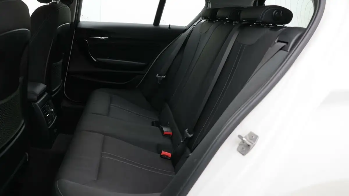 2019-bmw-1-series-15-118i-sport-138bhp-5d-big-16