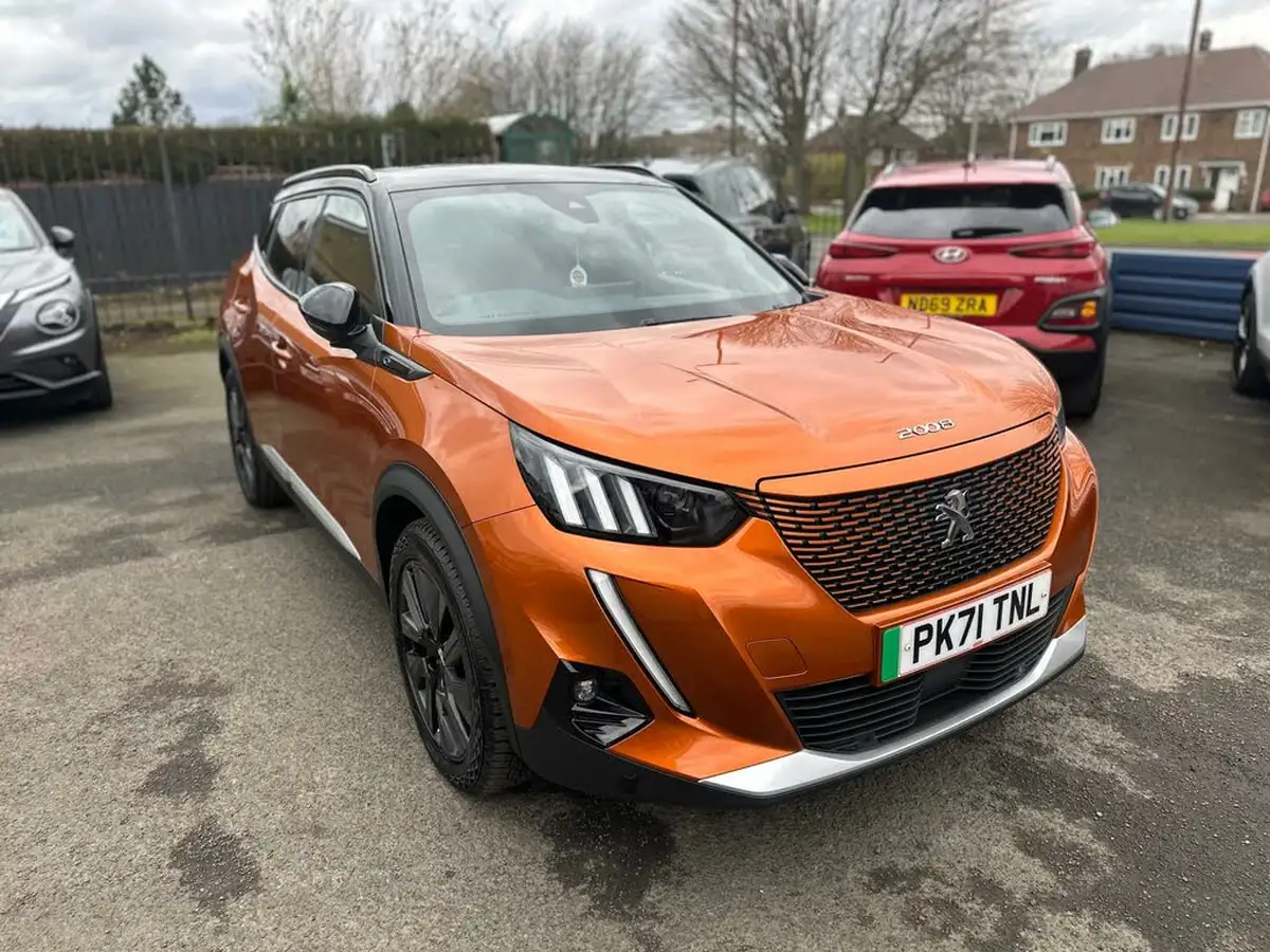 2022-peugeot-2008-suv-e-gt-premium-big-17