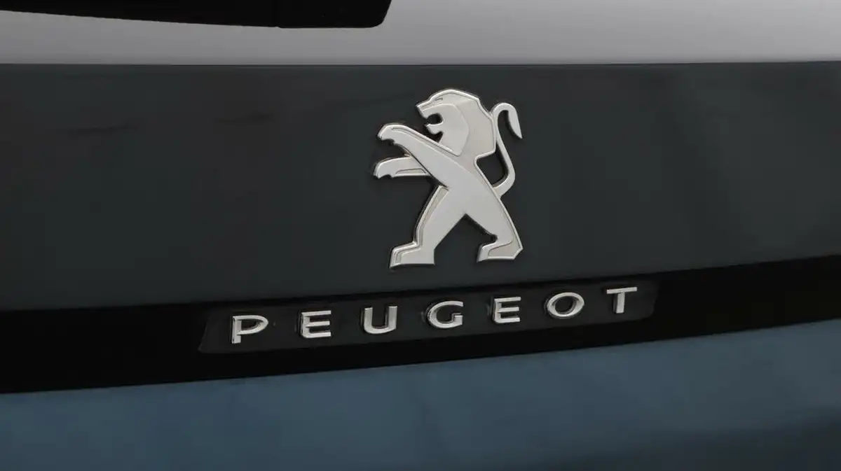 2023-peugeot-3008-suv-12-puretech-allure-premium-eat8-big-21