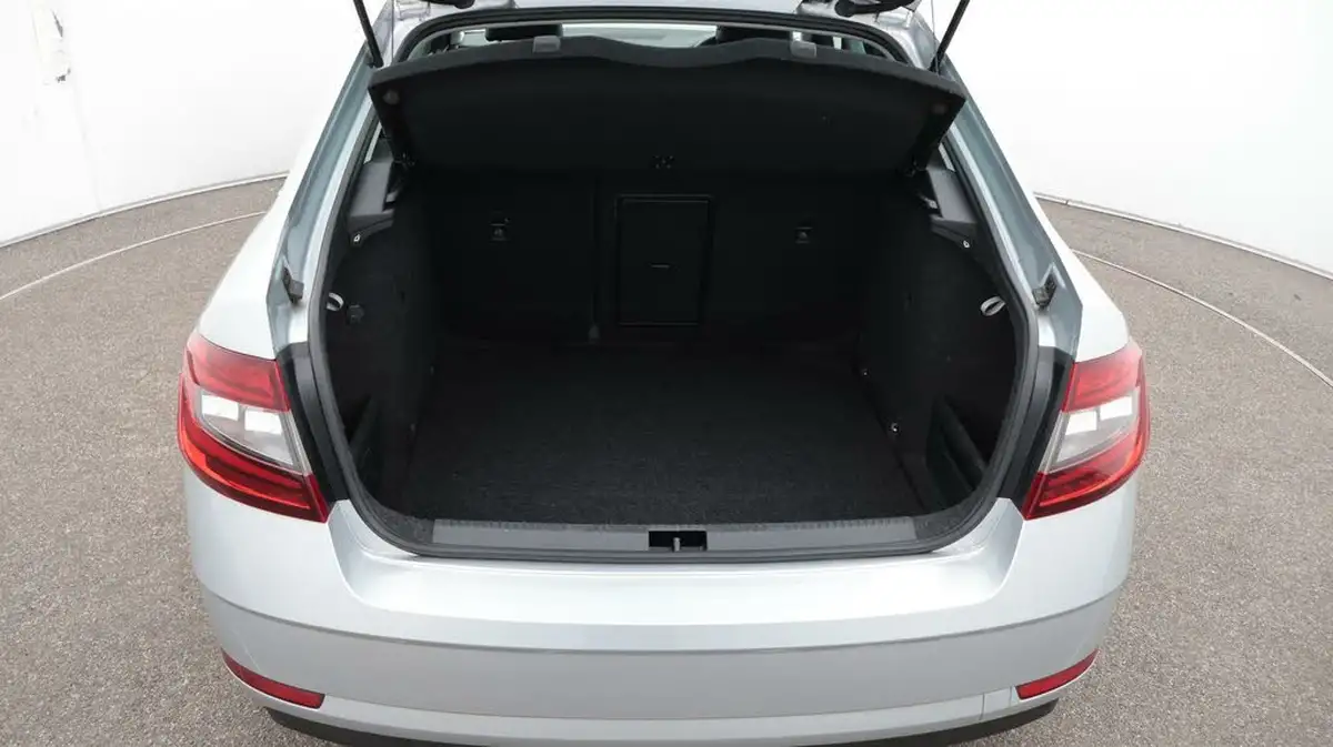 2019-skoda-octavia-20tdi-se-l-hatchback-big-17