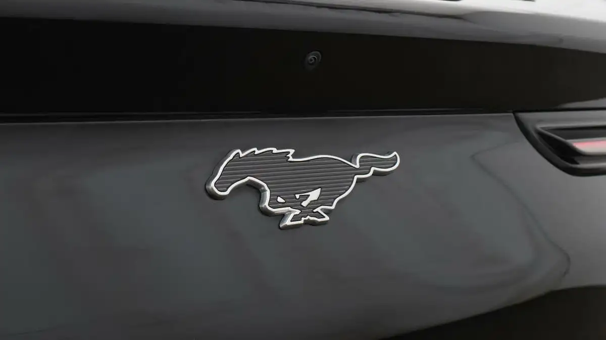 2022-ford-mustang-mach-e-e-standard-range-big-21