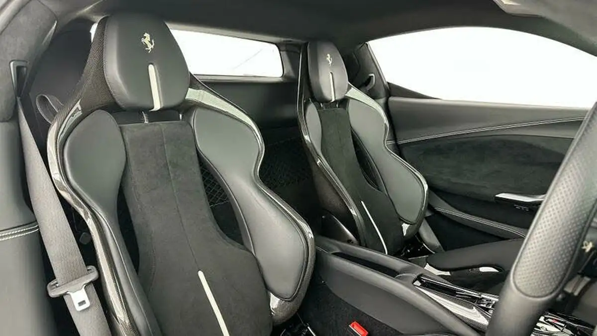 2022-ferrari-296-gtb-big-17