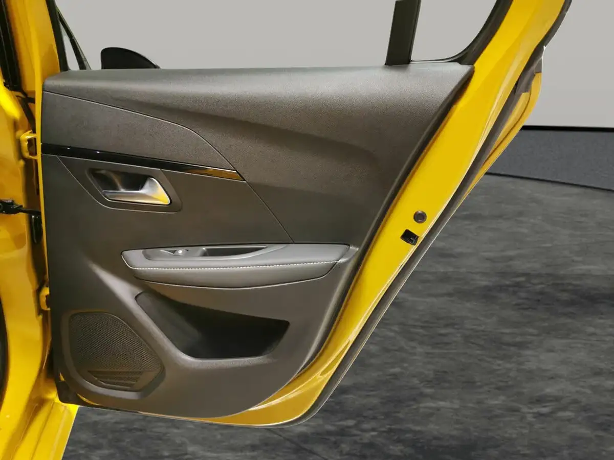 2021-peugeot-208-e-gt-50kwh-big-38