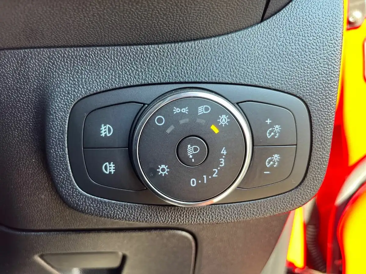 2023-ford-fiesta-10t-titanium-125ps-hybrid-mhev-big-28