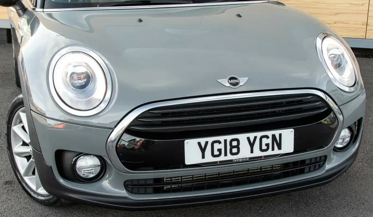 2018-mini-clubman-15-cooper-auto-big-10