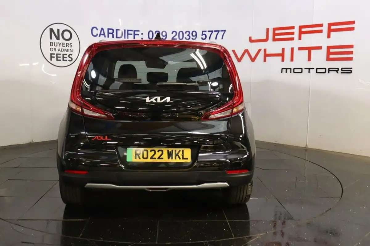 2022-kia-soul-ev-maxx-big-3