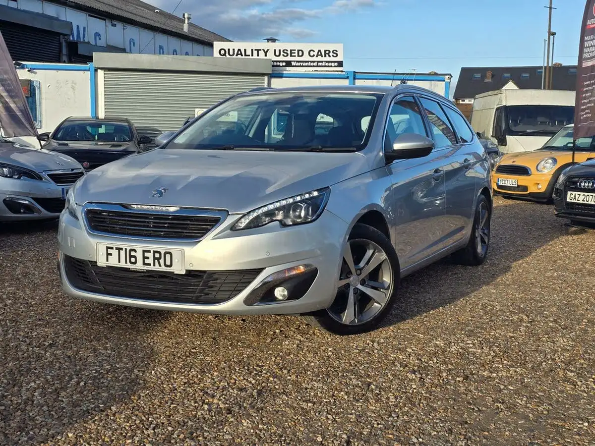 2016-peugeot-308-sw-12-puretech-allure-130bhp-eat6-big-1