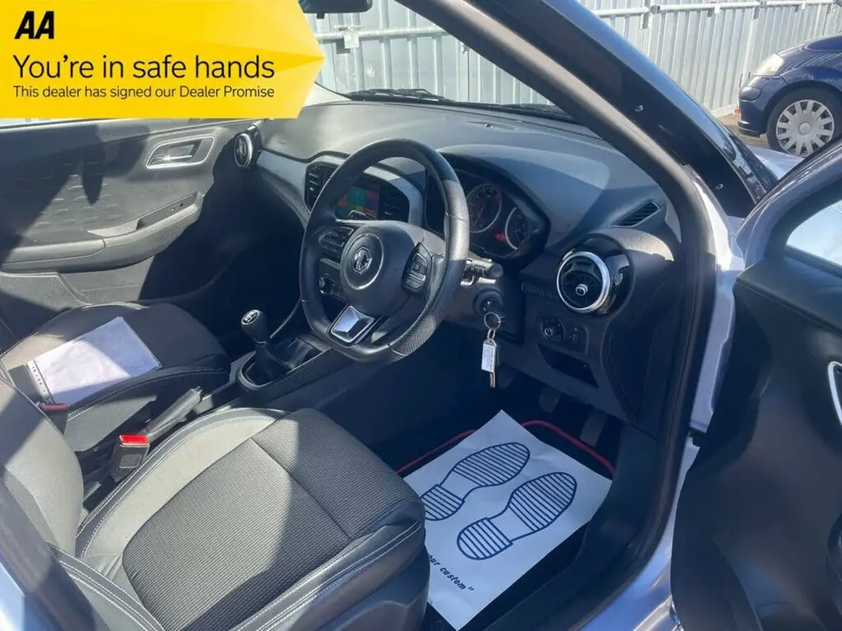 2022-mg-mg3-15-vti-tech-exclusive-nav-big-12