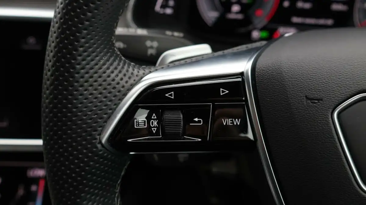 2022-audi-a6-avant-20-40-tfsi-black-edition-big-24