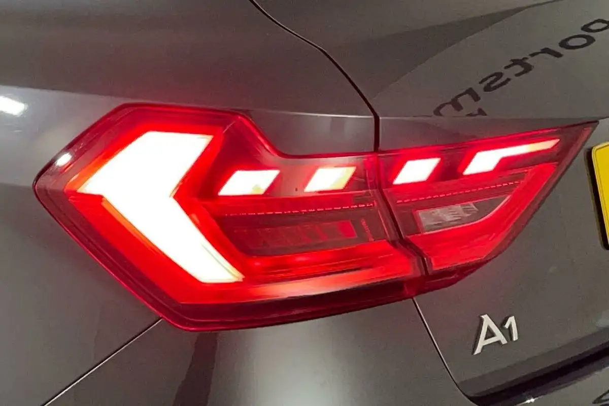 2021-audi-a1-10-30-tfsi-sport-110ps-big-15
