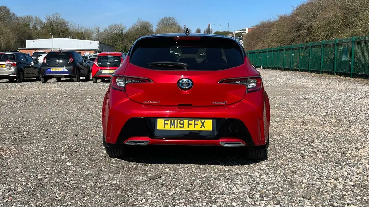 2019-toyota-corolla-20-vvt-i-excel-trk-hatchback-big-18