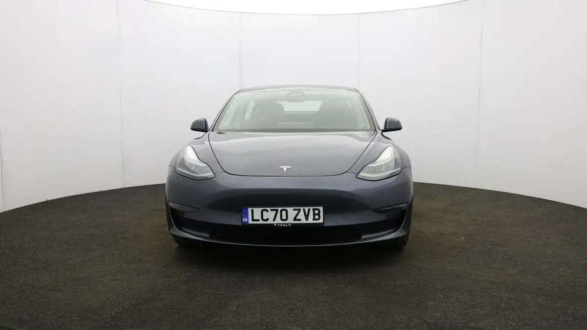 2020-tesla-model-3-e-long-range-big-35