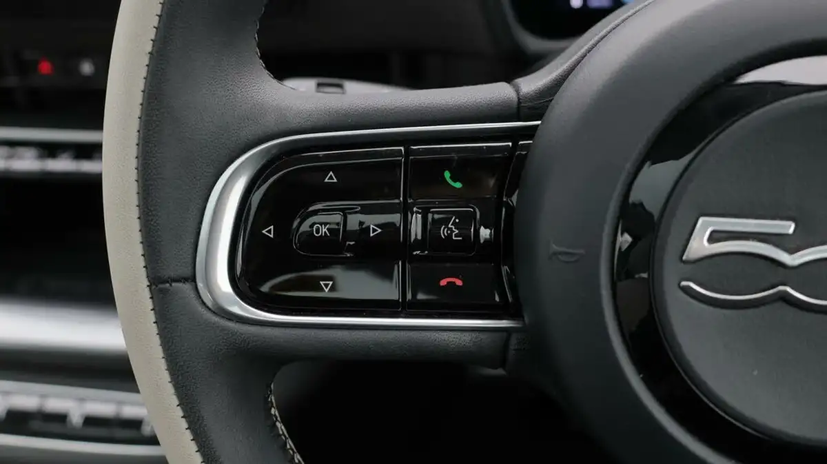 2021-fiat-500-e-la-prima-big-25