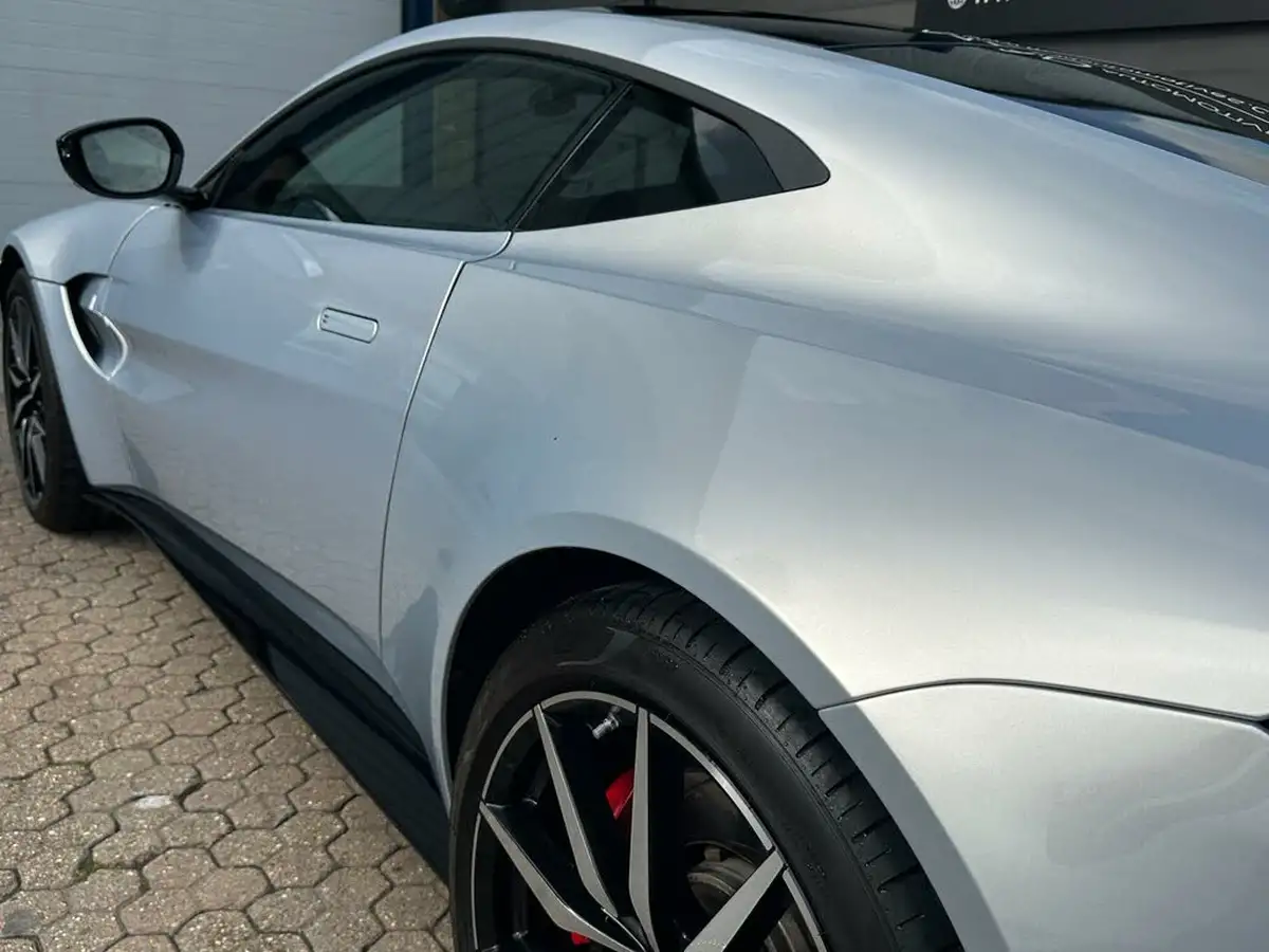 2019-aston-martin-vantage-40-v8-vantage-big-33