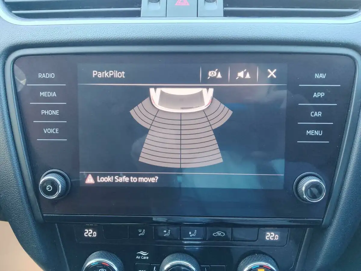 2019-skoda-octavia-20tdi-se-l-estate-dsg-big-28