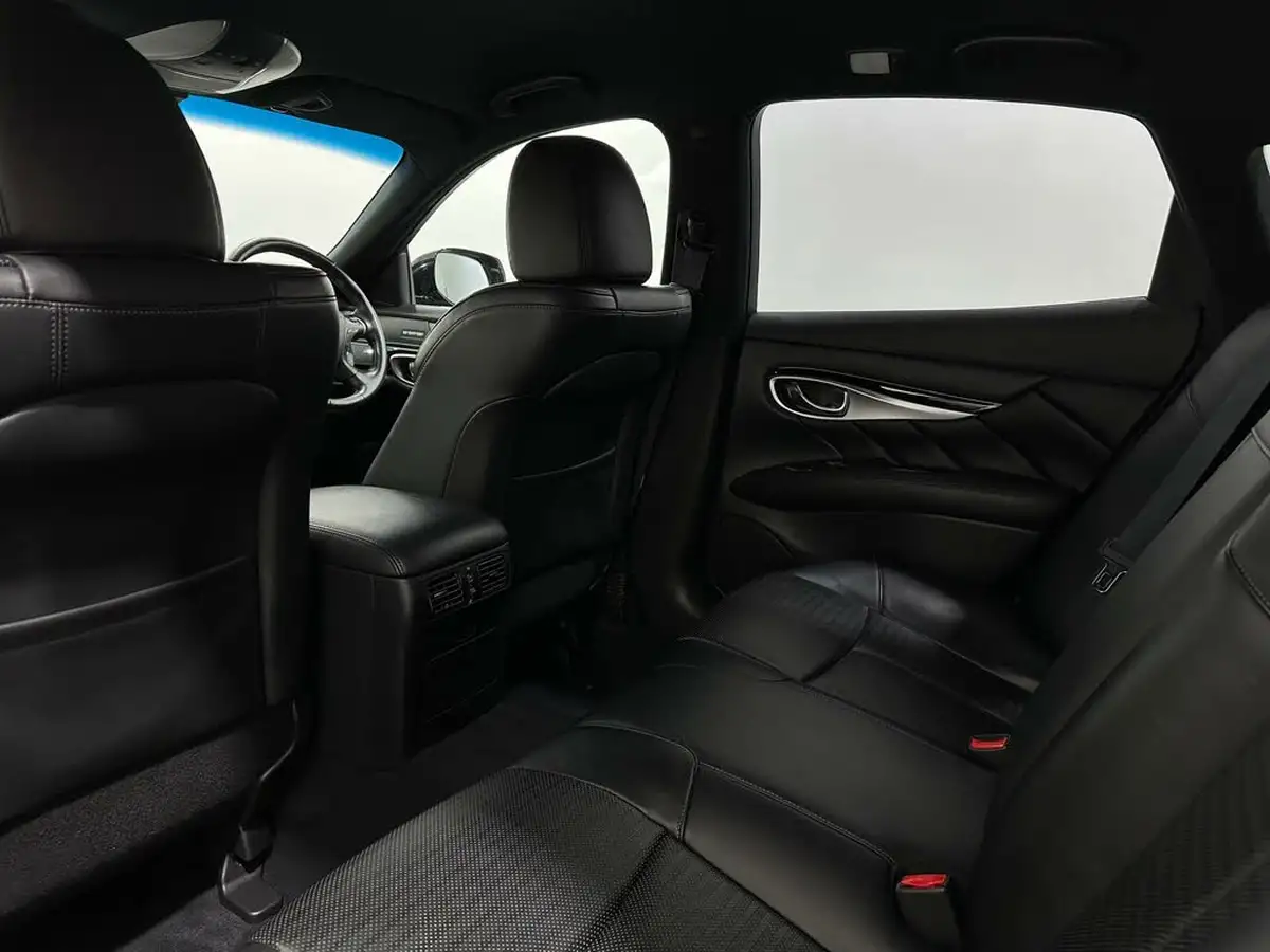 2016-infiniti-q70-22td-sport-big-34