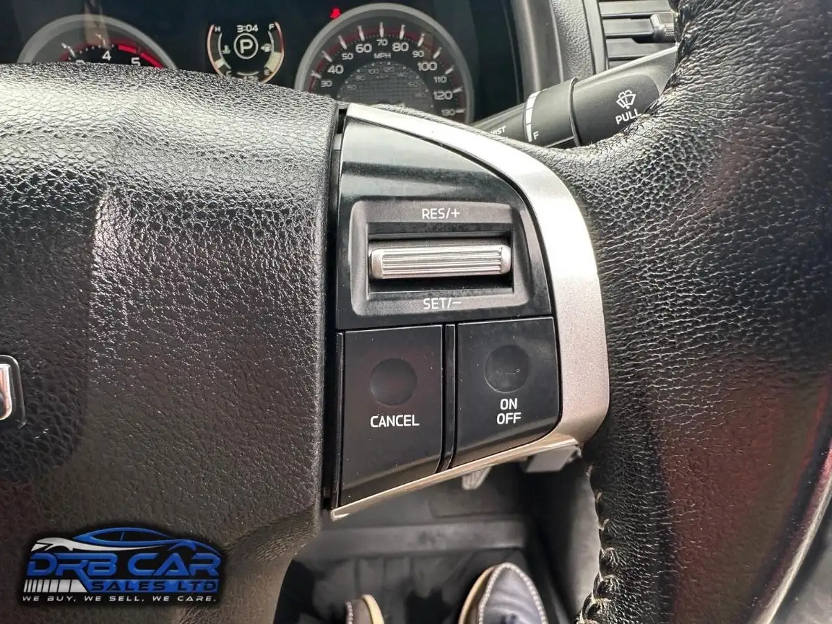 2019-isuzu-d-max-19td-blade-auto-big-30