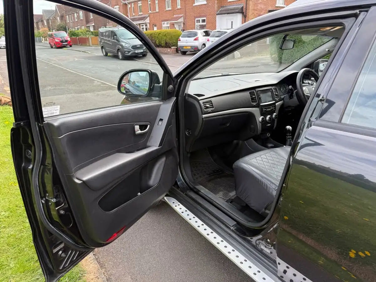 2012-ssangyong-korando-big-28
