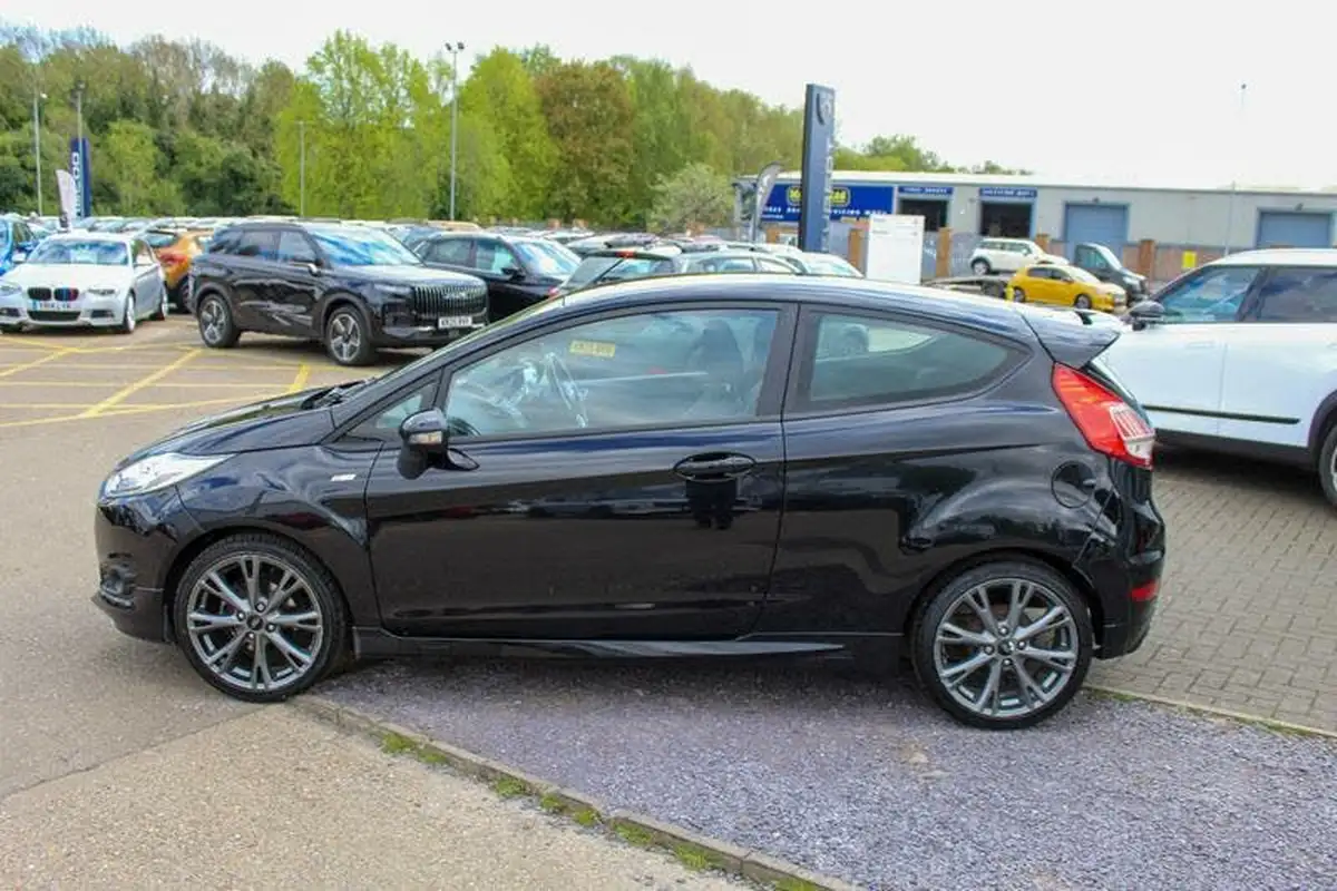 2016-ford-fiesta-10t-st-line-125ps-3d-big-3