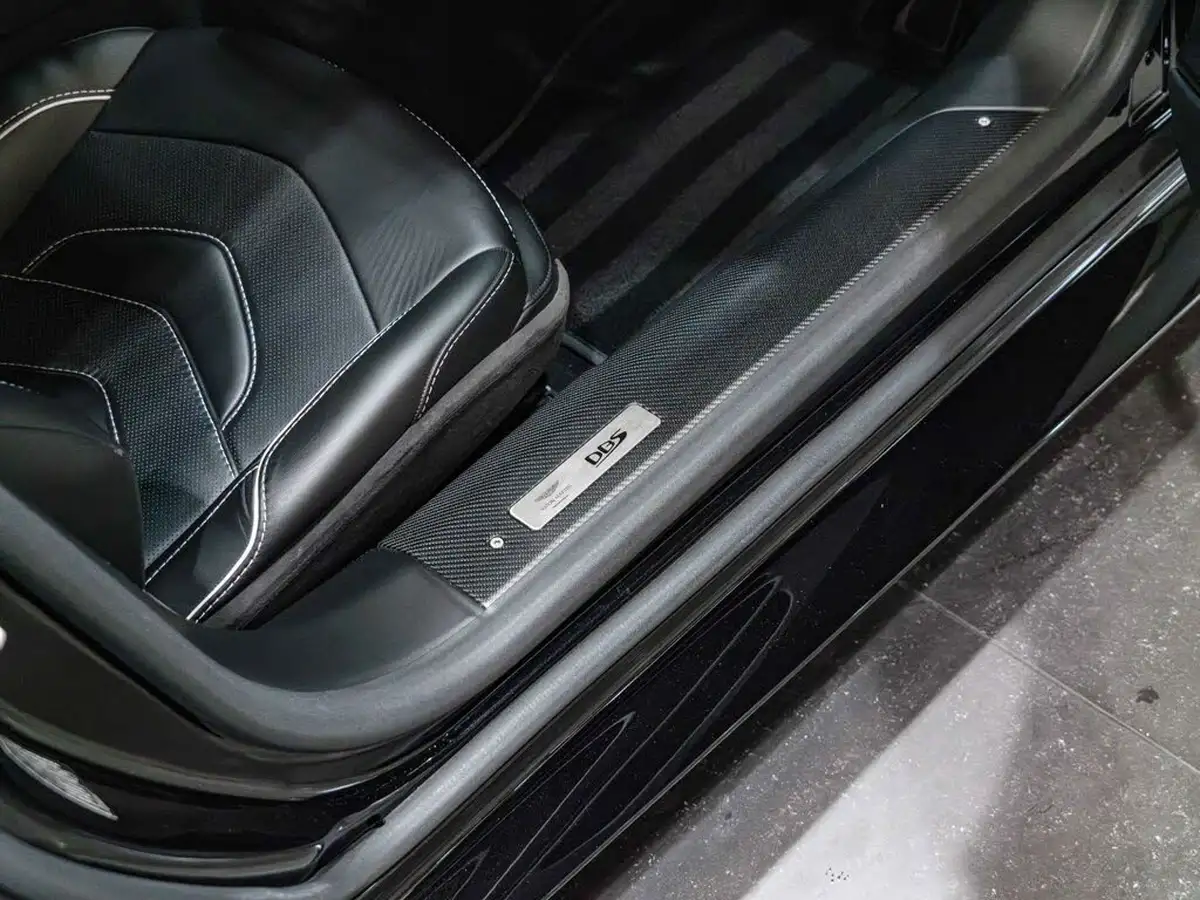 2020-aston-martin-dbs-52-v12-superleggera-big-21