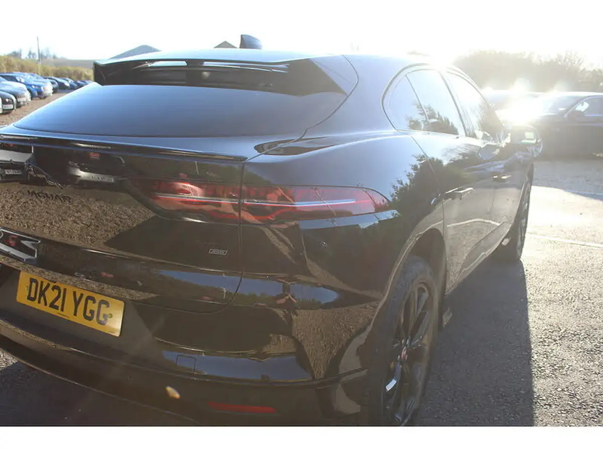 2021-jaguar-i-pace-ev400-black-big-41