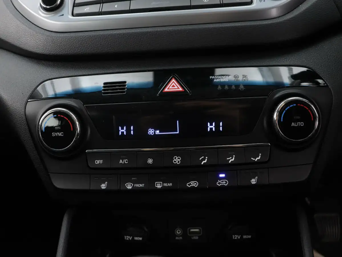2018-hyundai-tucson-17crdi-blue-drive-se-nav-116ps-big-21