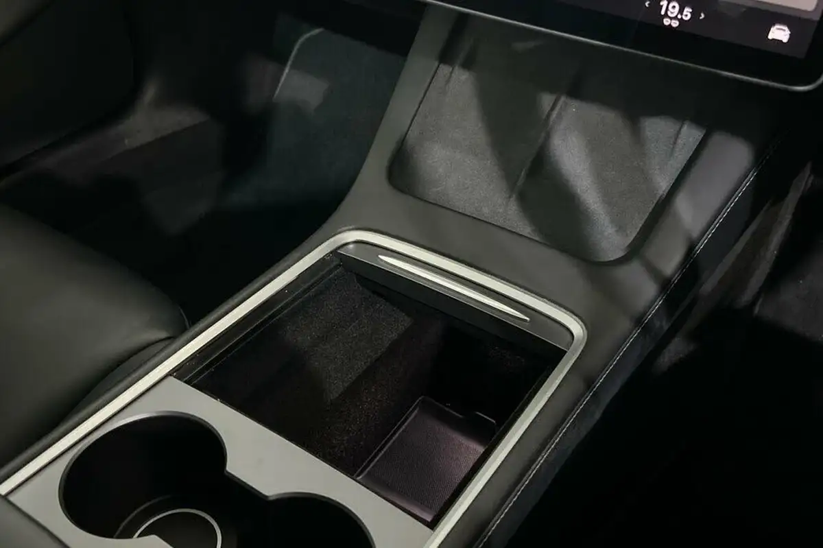 2020-tesla-model-3-e-long-range-big-26