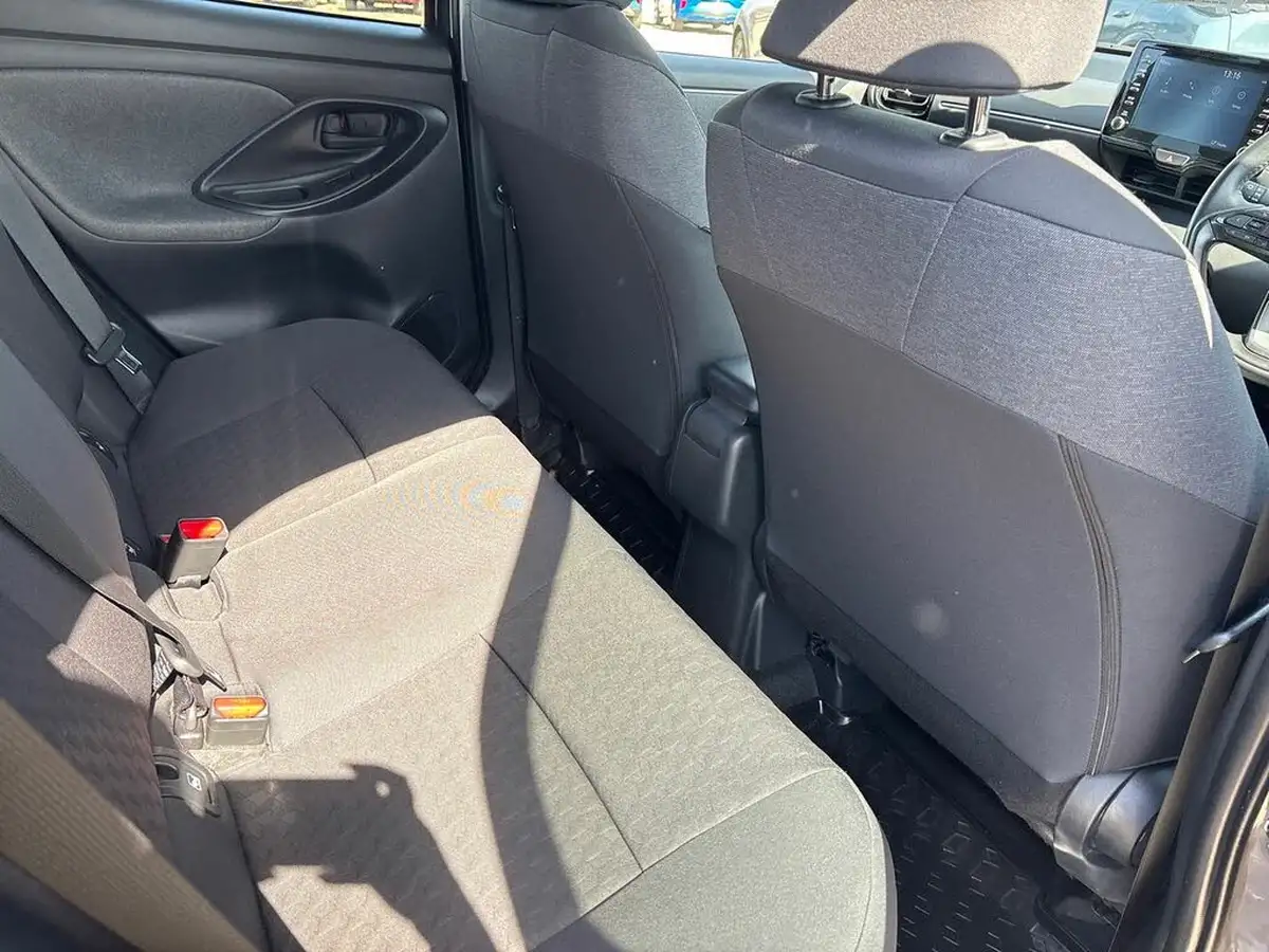 2021-toyota-yaris-15-vvt-i-design-big-36