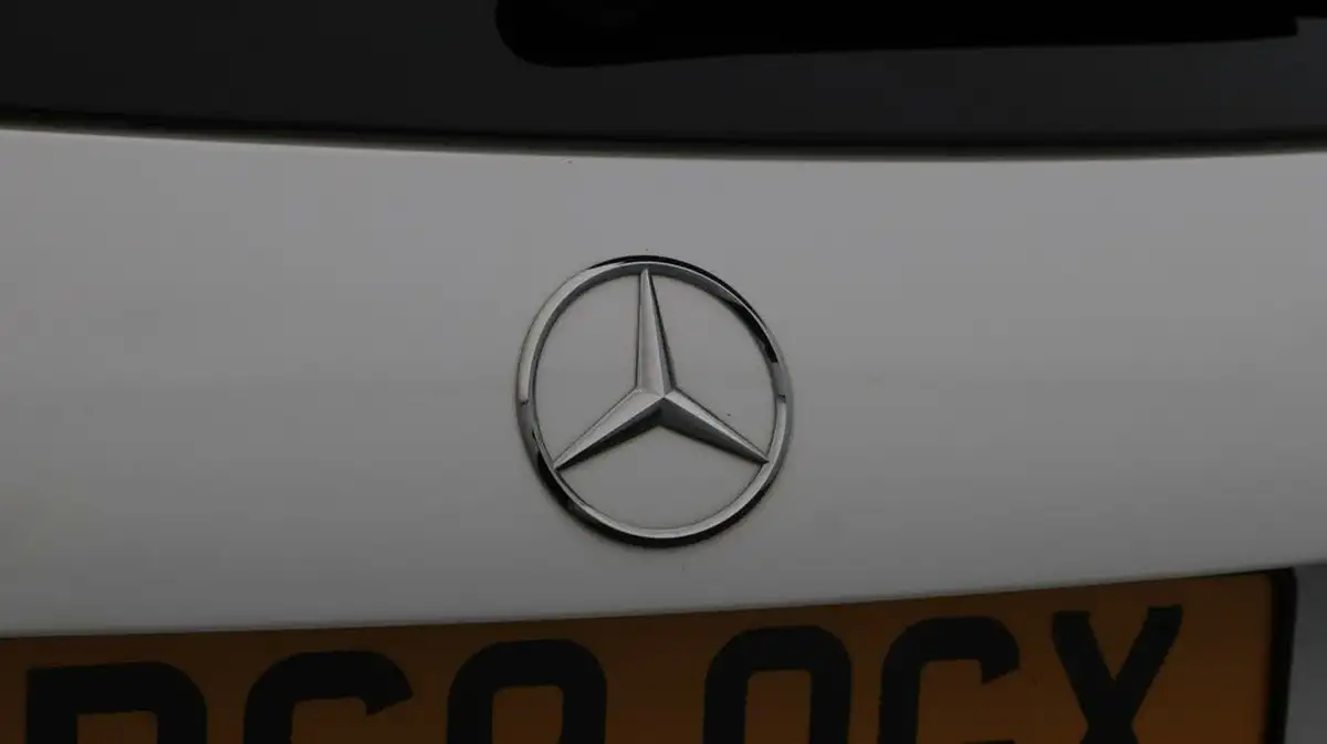 2019-mercedes-benz-a-class-15d-a180d-amg-line-executive-hatchback-5d-7g-dct-big-21