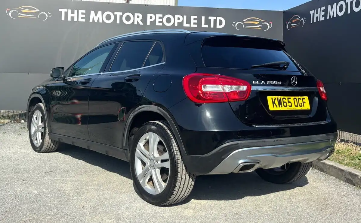 2016-mercedes-benz-gla-class-21d-gla-200d-sport-ss-7g-dct-big-5