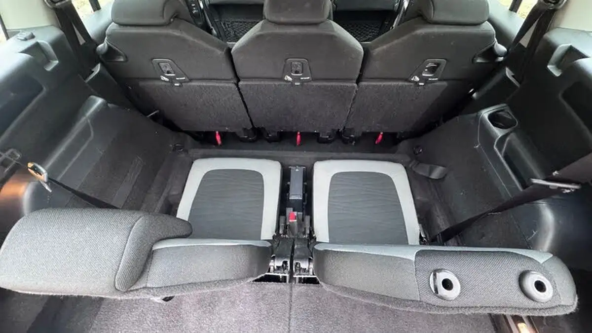 2015-citroen-grand-c4-picasso-16bluehdi-exclusive-big-28
